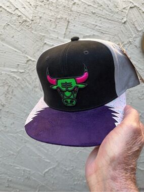 Mitchell & Ness Chicago Bulls Gray Black Suede SnapBack Hat Cap NWT